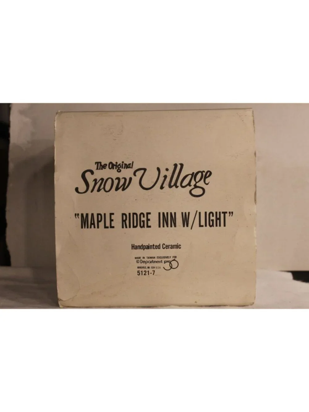 Dept 56 Snow Village - Maple Ridge Inn - Picture 5 of 5